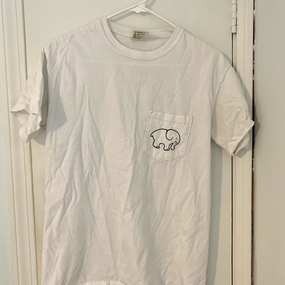 Ivory Ella short sleeve. White and graphic.